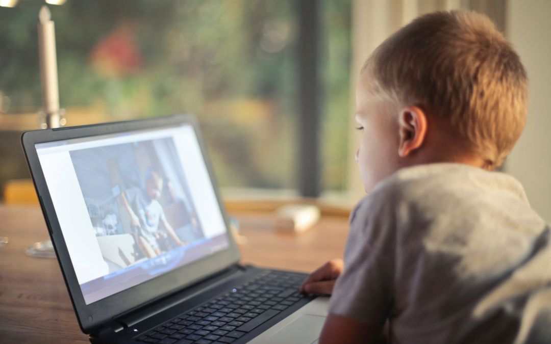 Episode 19: Using Screens to Teach Self Management – An Interview with Susie Walton